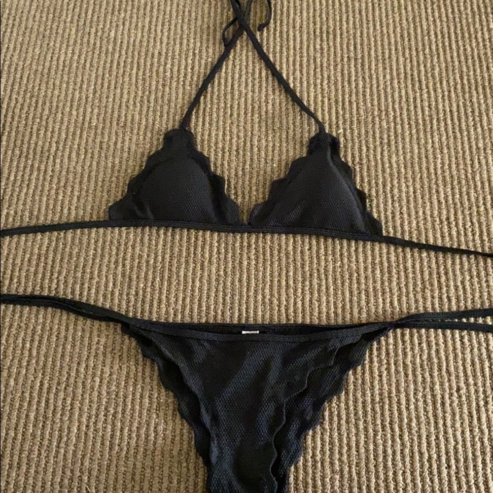 Ruffle/Scalloped Bikini